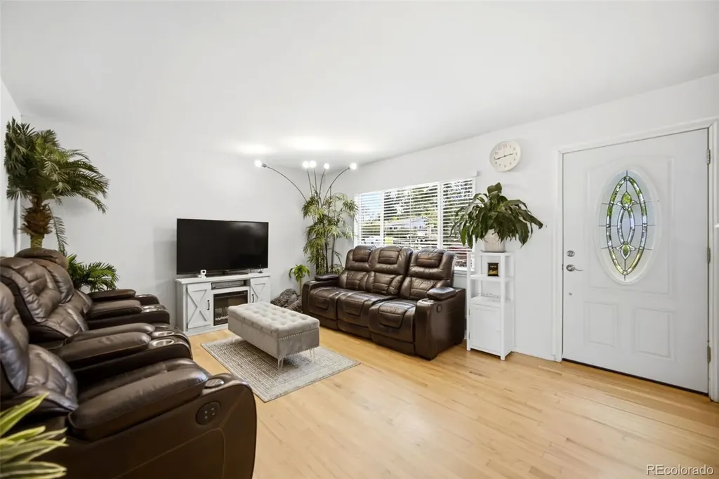 1800 S Vrain Street Denver CO 80219