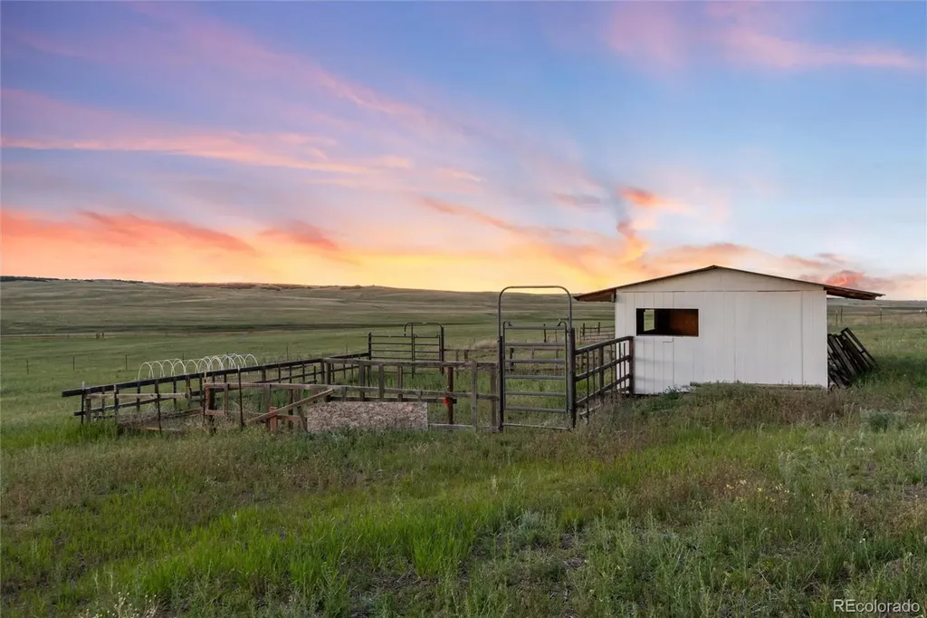 11100 Haskel Creek Road Larkspur CO 80118