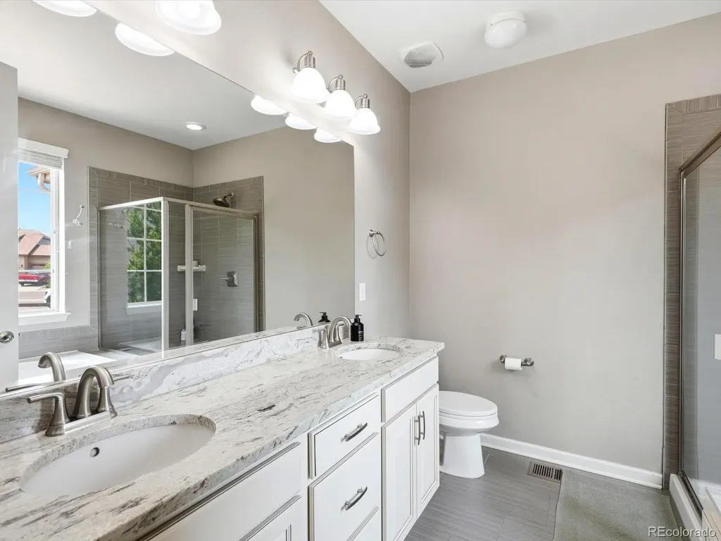 21560 E Union Place Aurora CO 80015