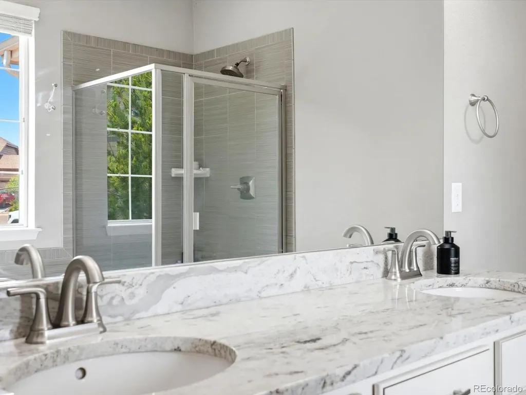 21560 E Union Place Aurora CO 80015