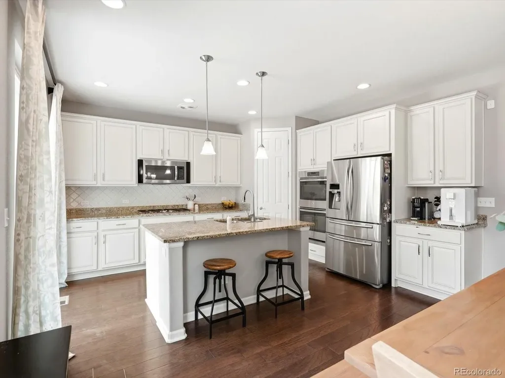 21560 E Union Place Aurora CO 80015