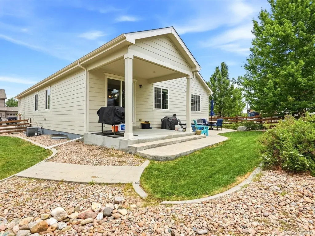 21560 E Union Place Aurora CO 80015