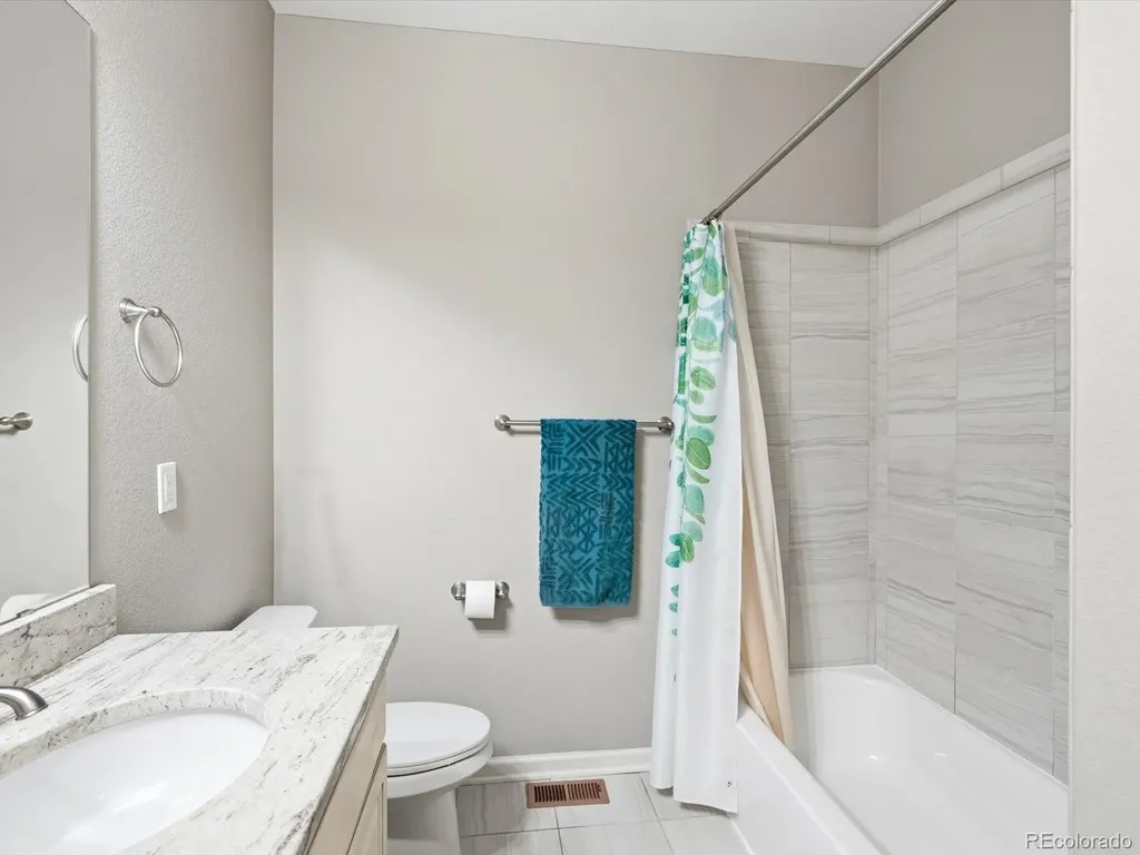 21560 E Union Place Aurora CO 80015