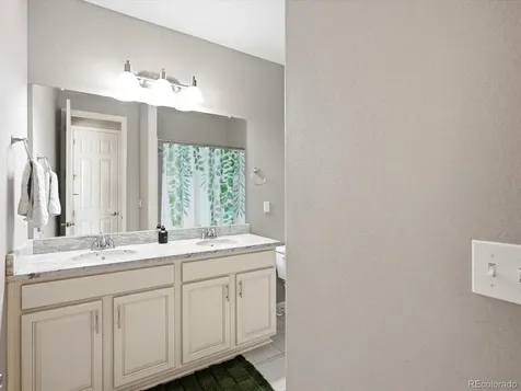 21560 E Union Place Aurora CO 80015