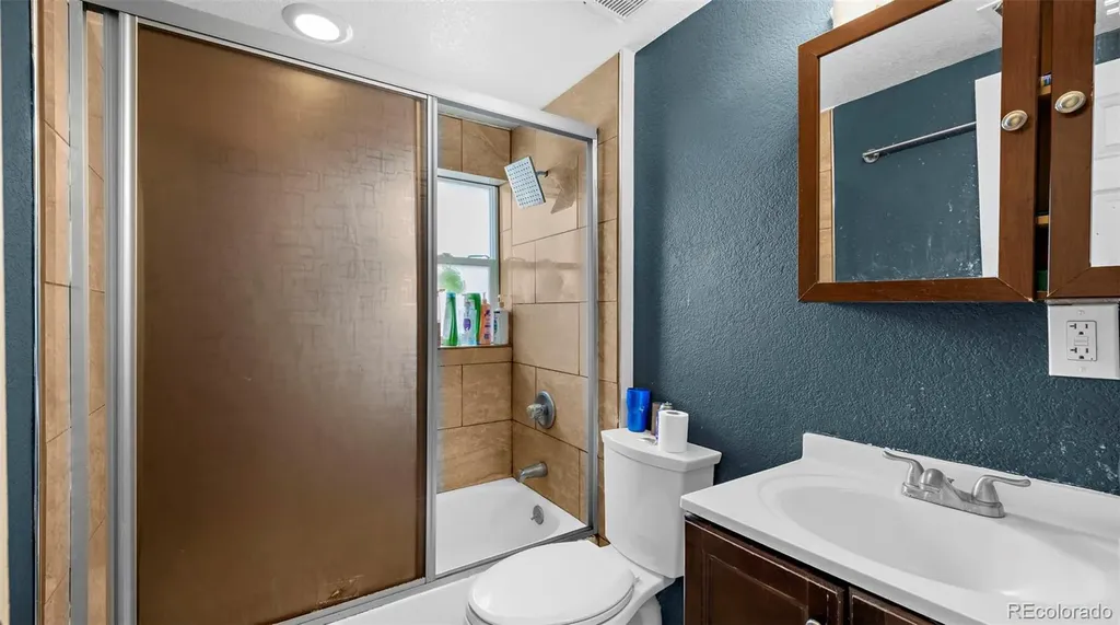 5322 Lincoln Street Denver CO 80216