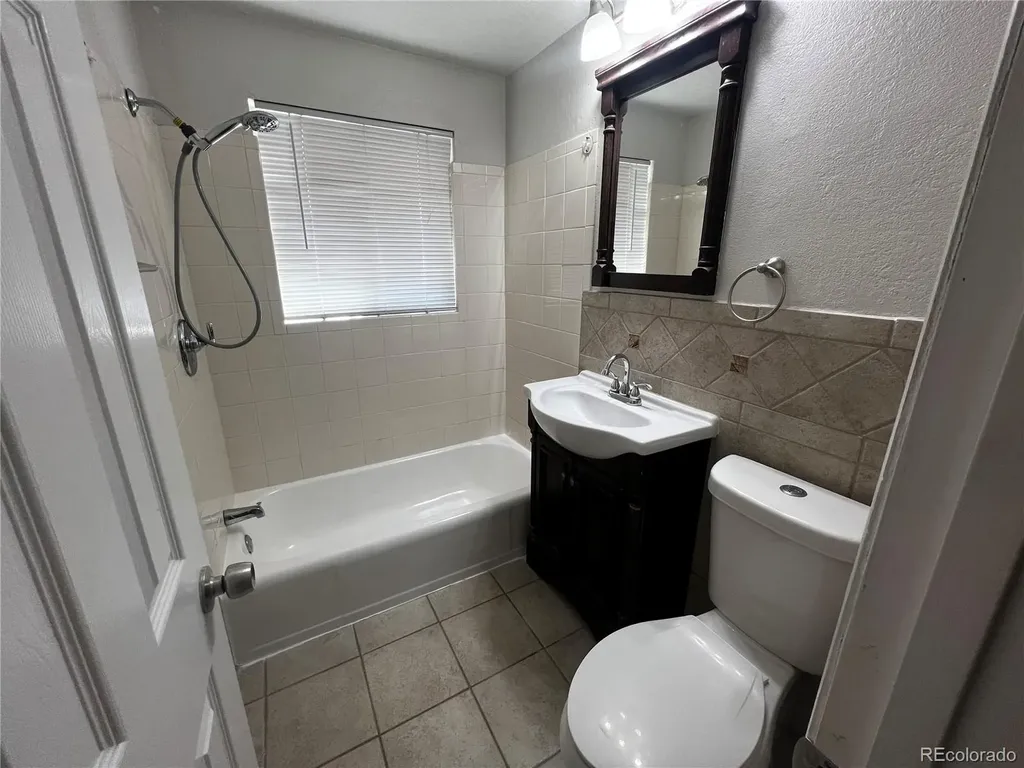 1932 Dallas Street Aurora CO 80010