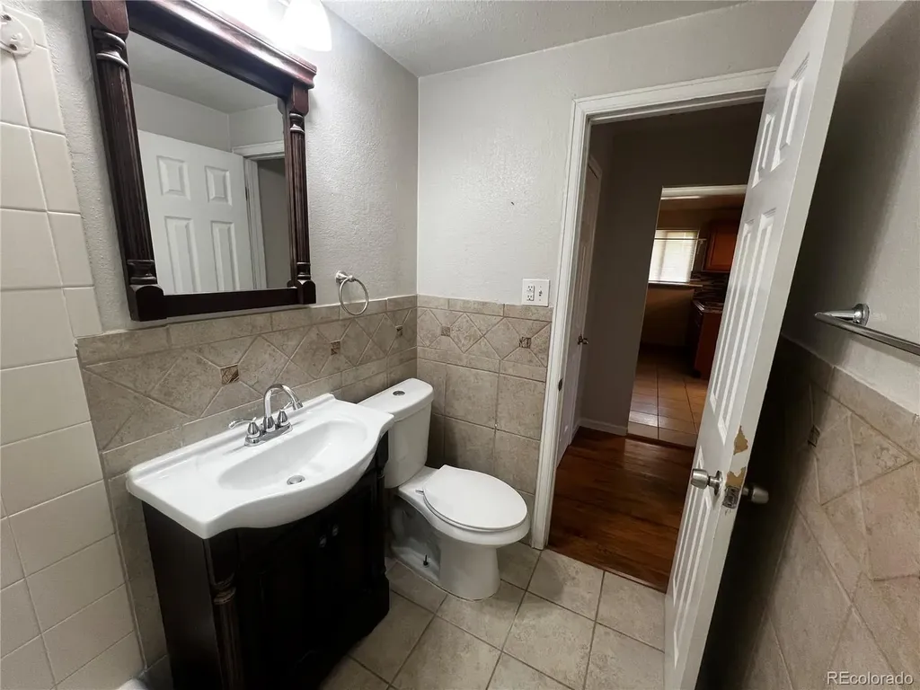 1932 Dallas Street Aurora CO 80010