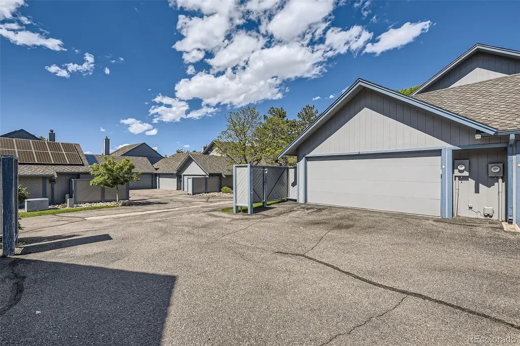 2437 S Victor Street Aurora CO 80014