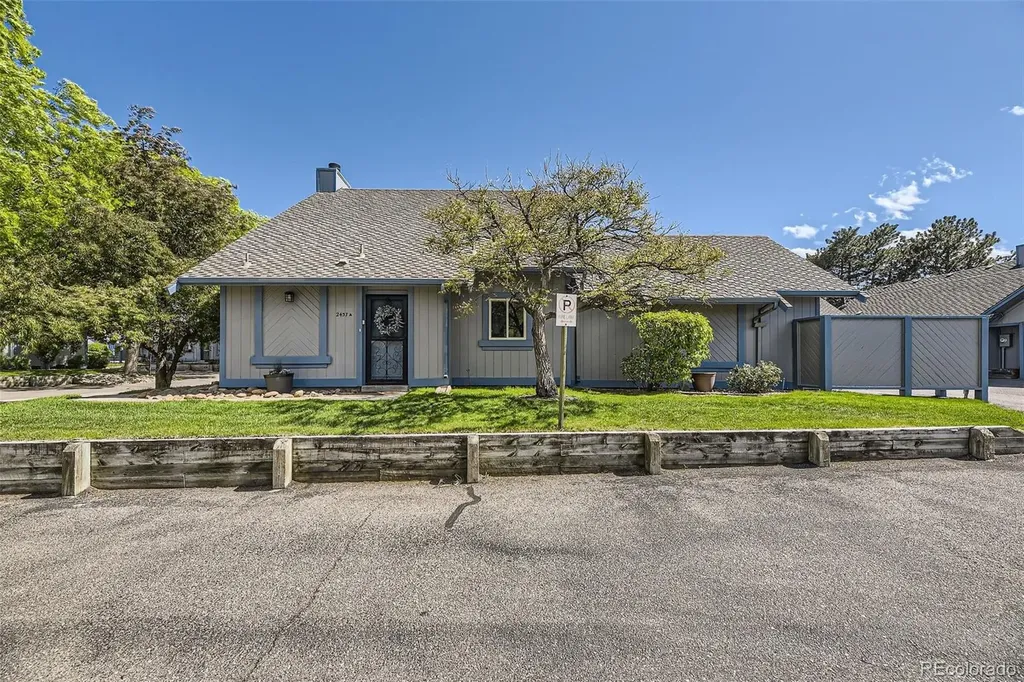 2437 S Victor Street Aurora CO 80014