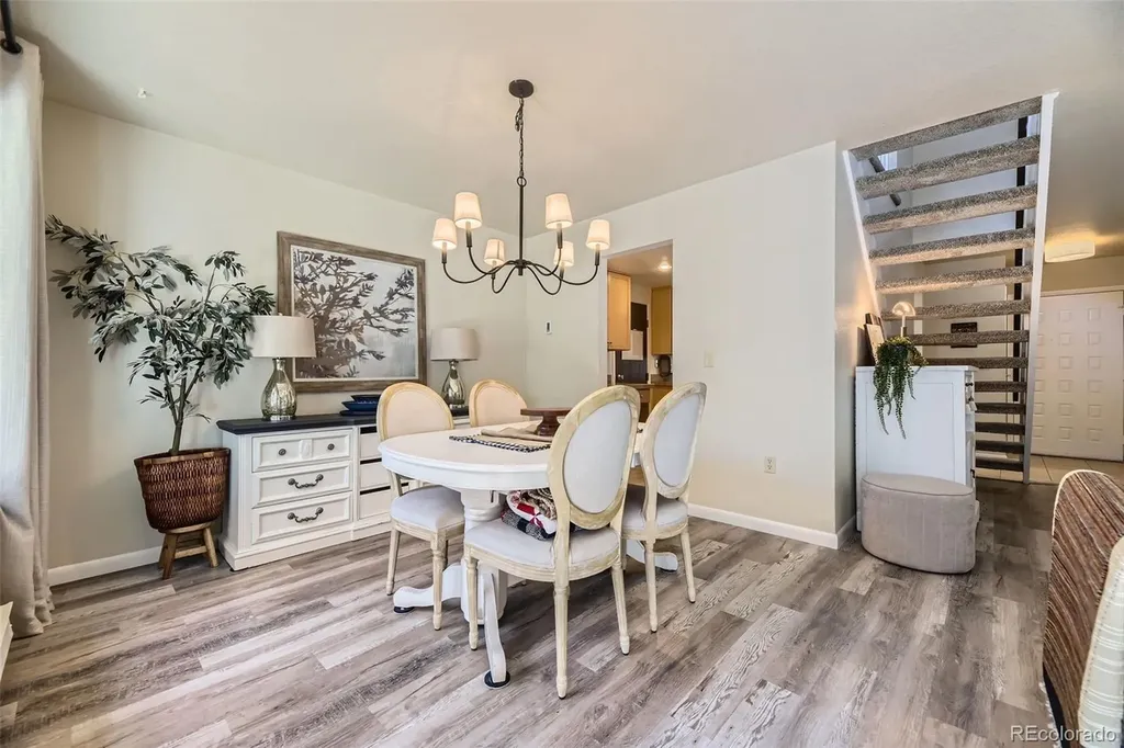 2437 S Victor Street Aurora CO 80014