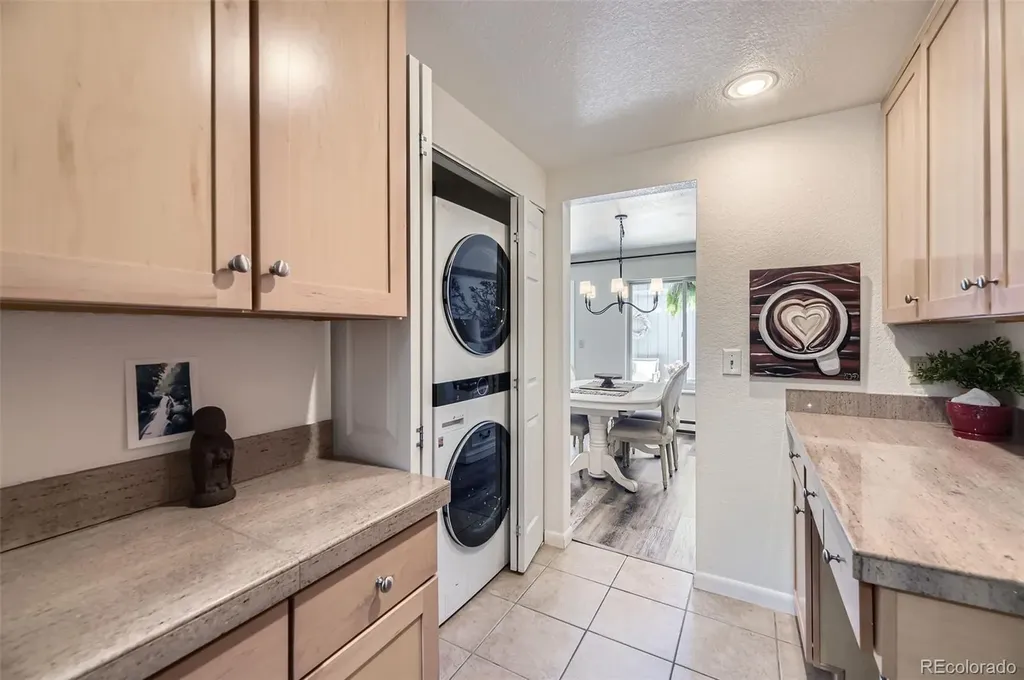 2437 S Victor Street Aurora CO 80014