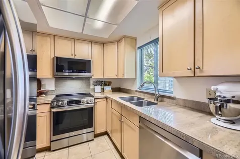 2437 S Victor Street Aurora CO 80014