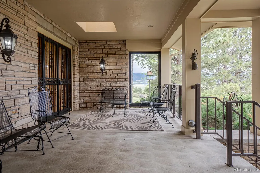 3282 Tomah Road Larkspur CO 80118