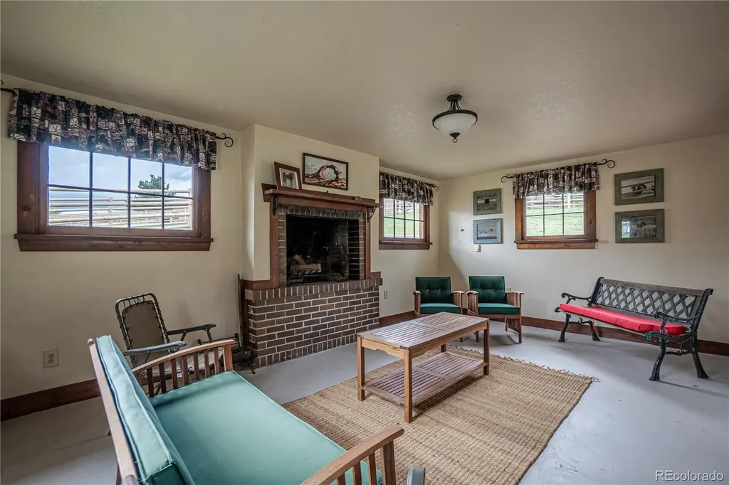 3282 Tomah Road Larkspur CO 80118