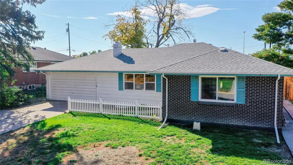 3067 S Holly Place Denver CO 80222