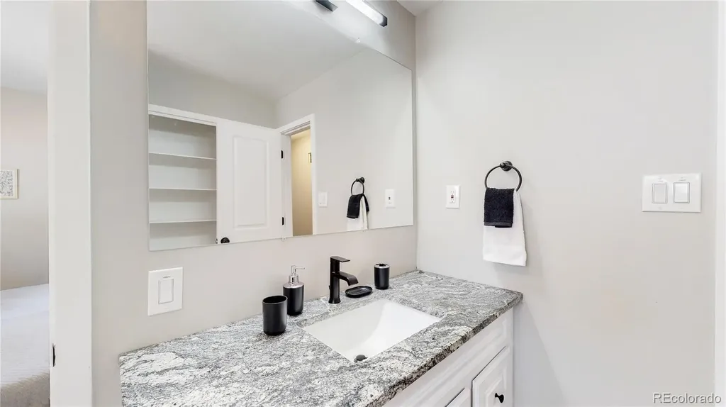 3067 S Holly Place Denver CO 80222