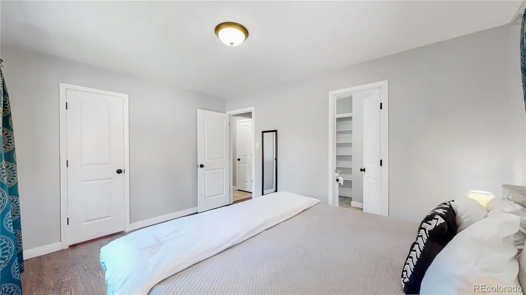 3067 S Holly Place Denver CO 80222