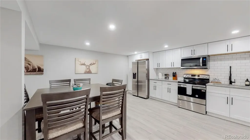 3067 S Holly Place Denver CO 80222