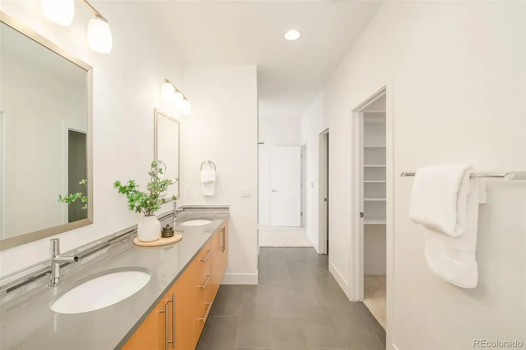 5054 Valentia Street Denver CO 80238
