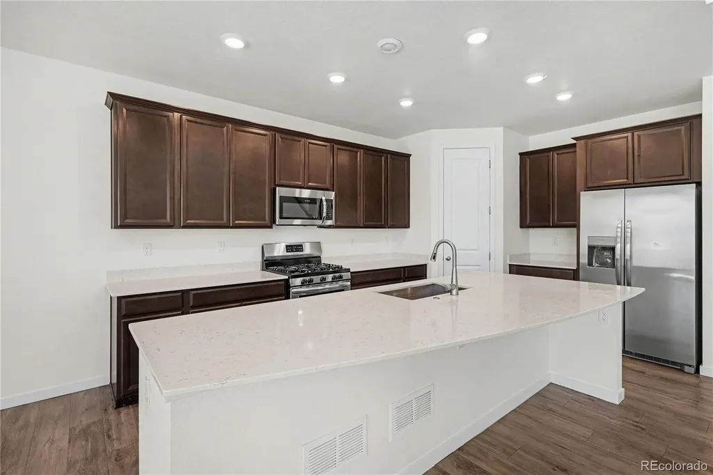 10046 Uvalda Street Commerce City CO 80022