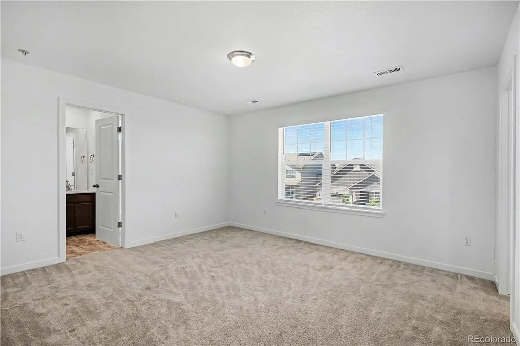 10046 Uvalda Street Commerce City CO 80022