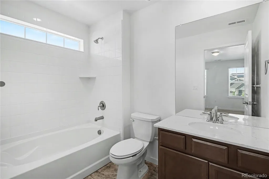 10046 Uvalda Street Commerce City CO 80022