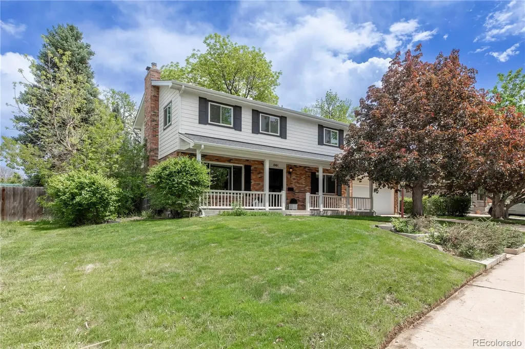 1061 E Briarwood Circle N Centennial CO 80122