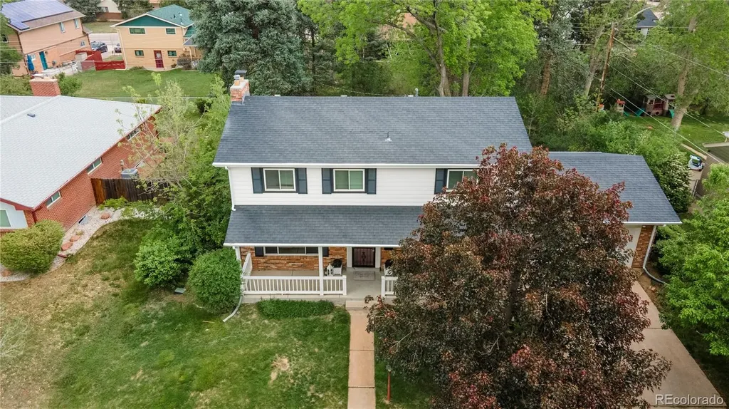1061 E Briarwood Circle N Centennial CO 80122