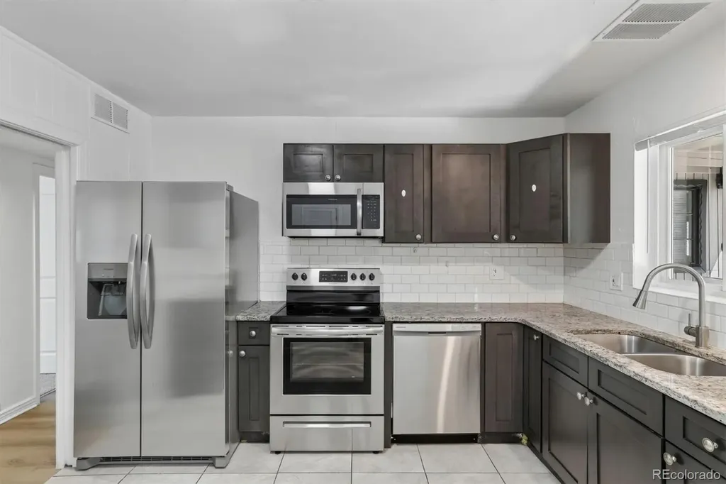 900 Quentin Street Aurora CO 80011