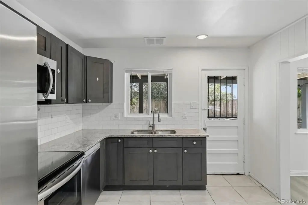 900 Quentin Street Aurora CO 80011