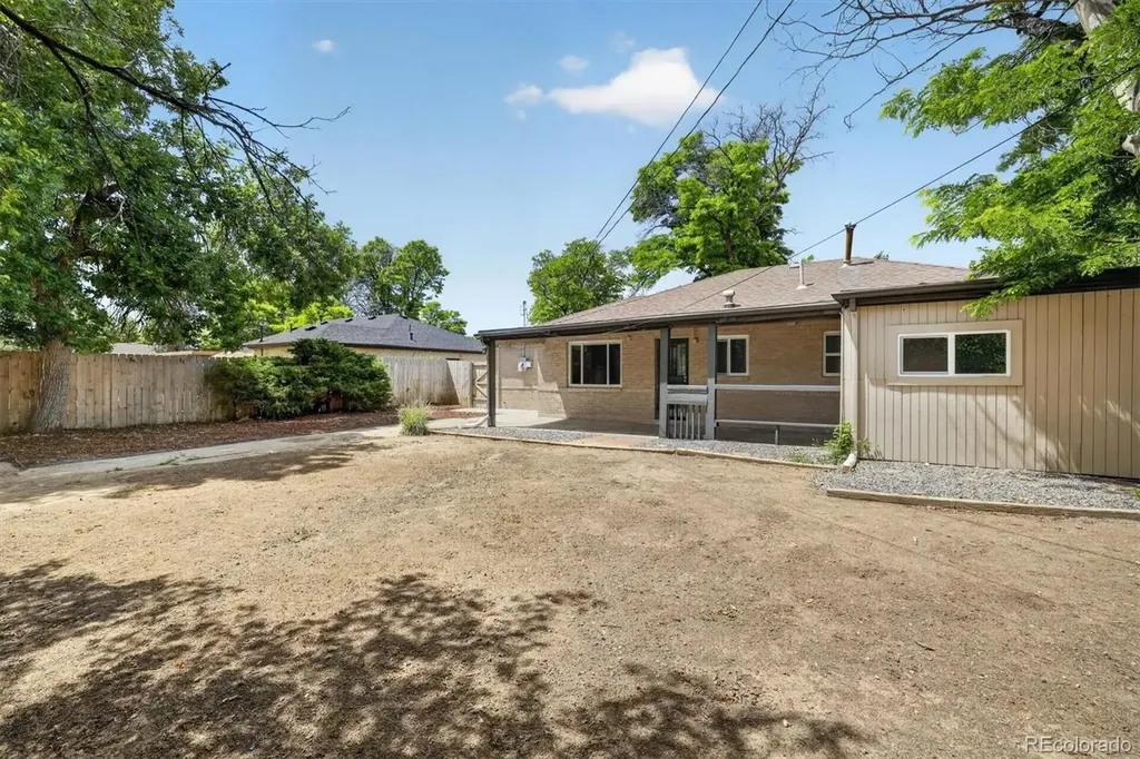 900 Quentin Street Aurora CO 80011