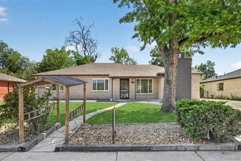 900 Quentin Street Aurora CO 80011