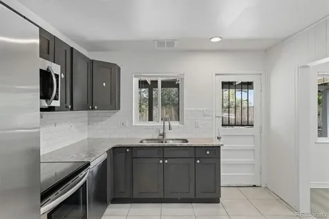 900 Quentin Street Aurora CO 80011