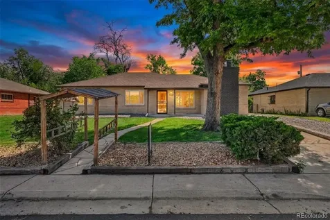 900 Quentin Street Aurora CO 80011