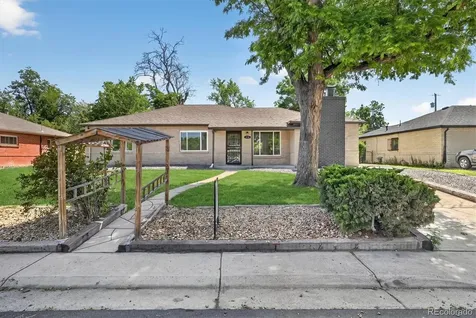 900 Quentin Street Aurora CO 80011