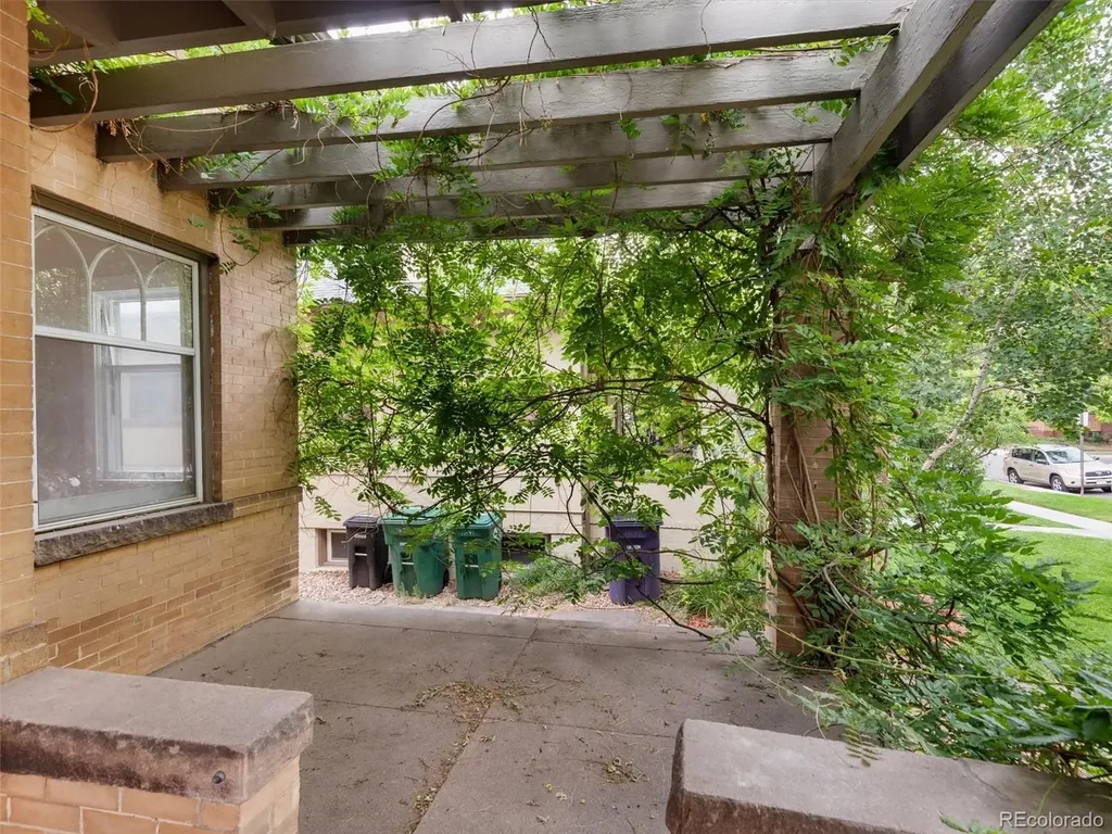 1635 Albion Street Denver CO 80220