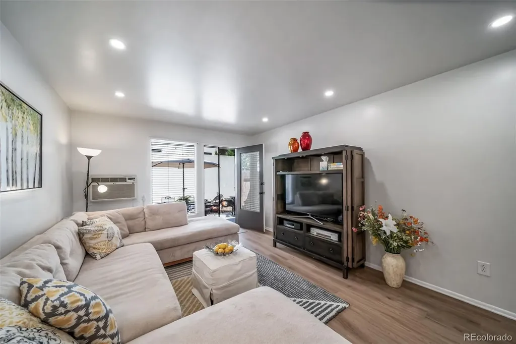 532 Clayton Street Denver CO 80206
