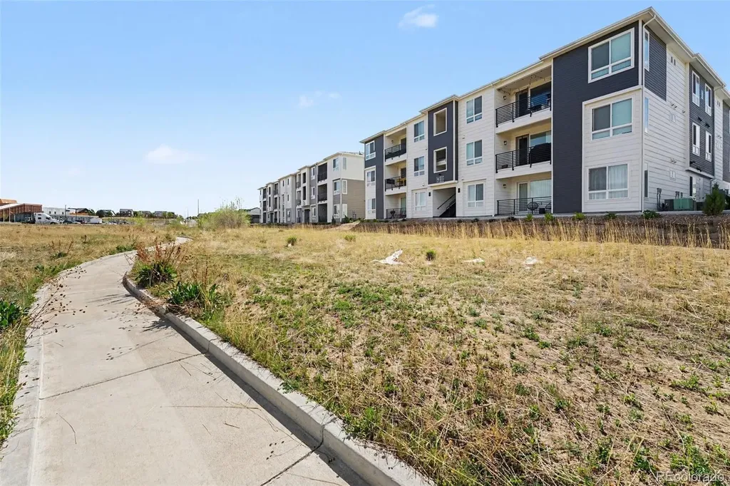 6153 N Ceylon Street Denver CO 80249