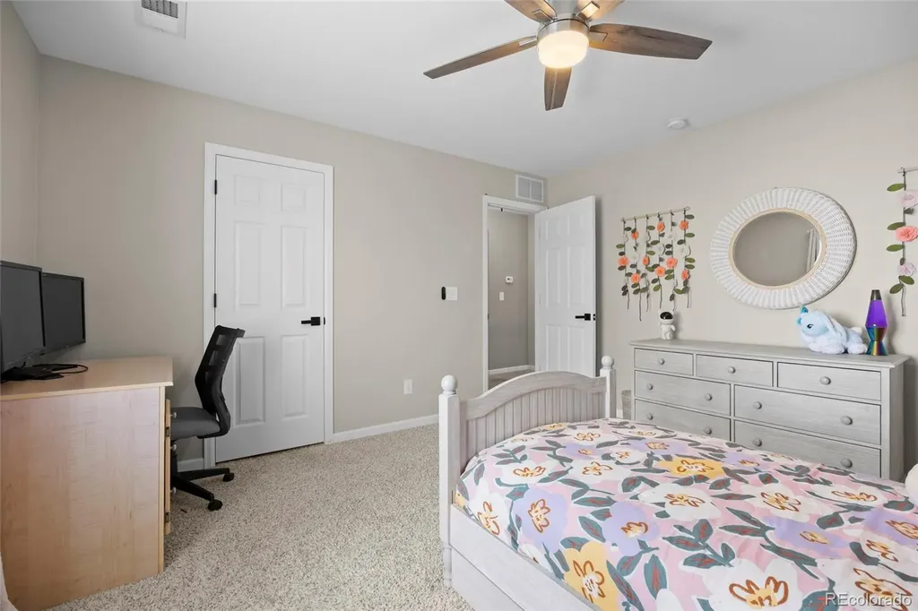 5060 S Riviera Court Aurora CO 80015
