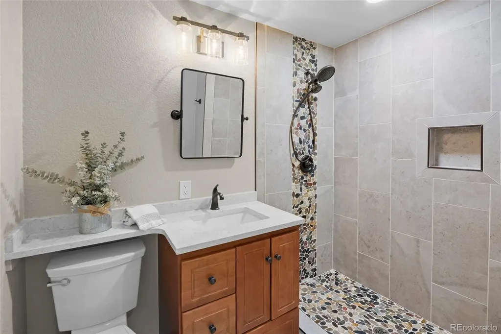 5060 S Riviera Court Aurora CO 80015