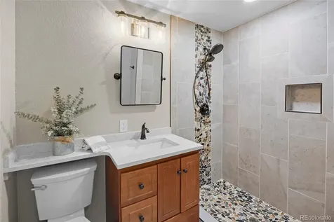 5060 S Riviera Court Aurora CO 80015