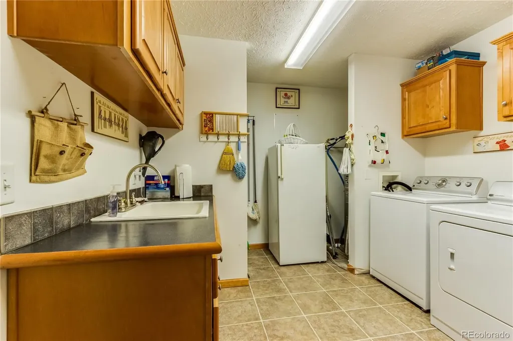 33186 Little Bear Drive Trinidad CO 81082