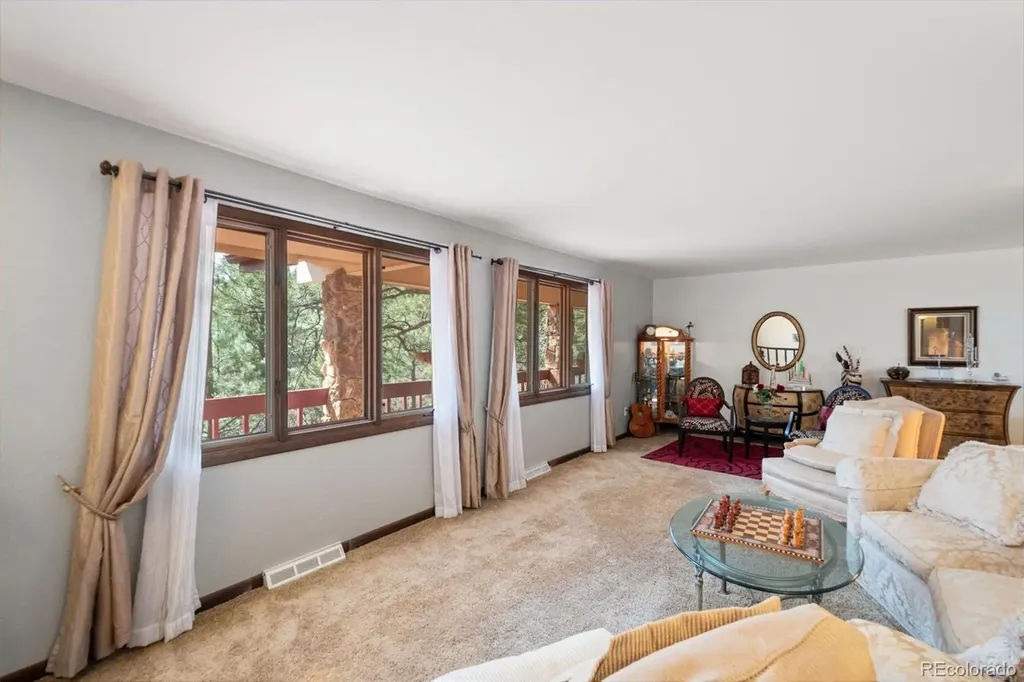 6323 Pike Circle Larkspur CO 80118