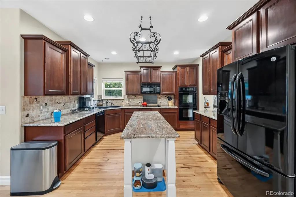 10281 Foxfire Street Longmont CO 80504