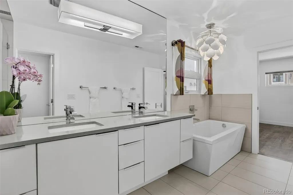 1930 W 35th Avenue Denver CO 80211