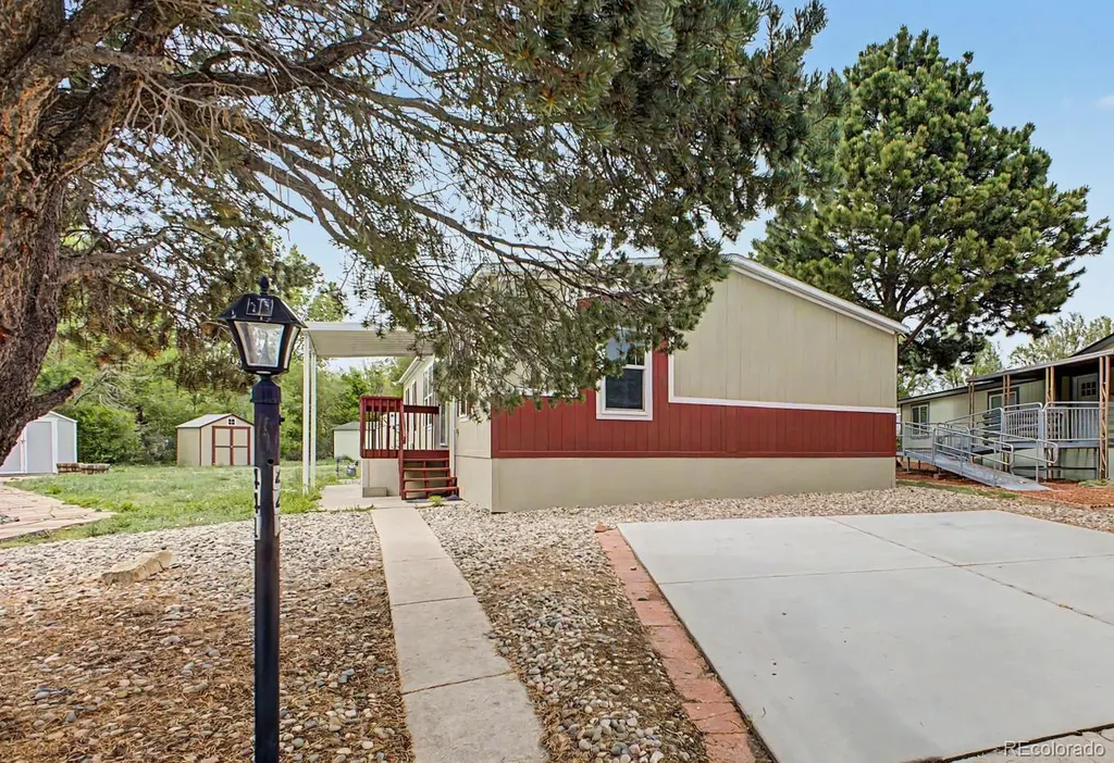 1095 Western Drive Colorado Springs CO 80915