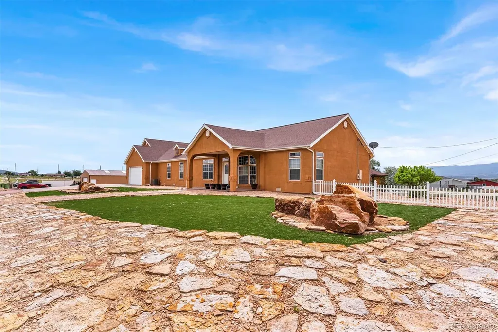 744 North Street Canon City CO 81212