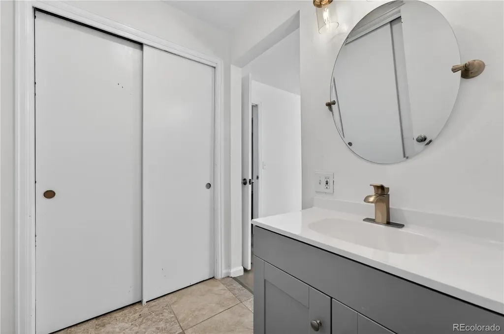 1550 S Oakland Street Aurora CO 80012