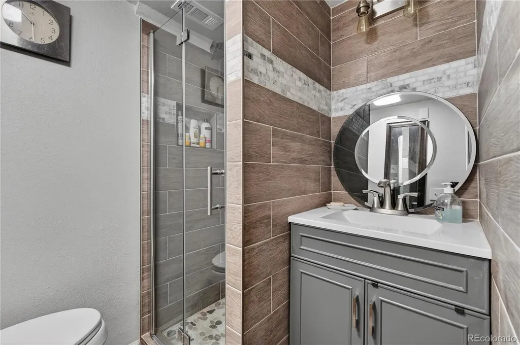 1550 S Oakland Street Aurora CO 80012