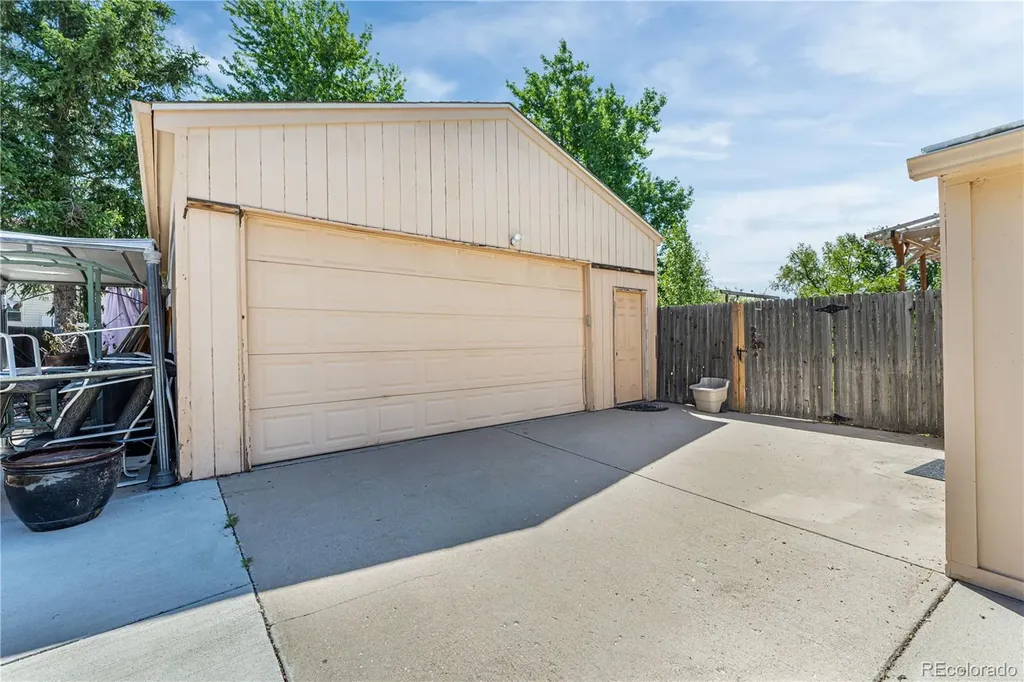 1550 S Oakland Street Aurora CO 80012